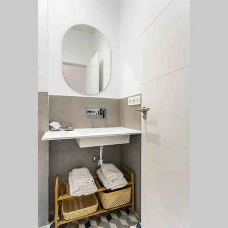 Pop Art, 2bd Ground Appartement *